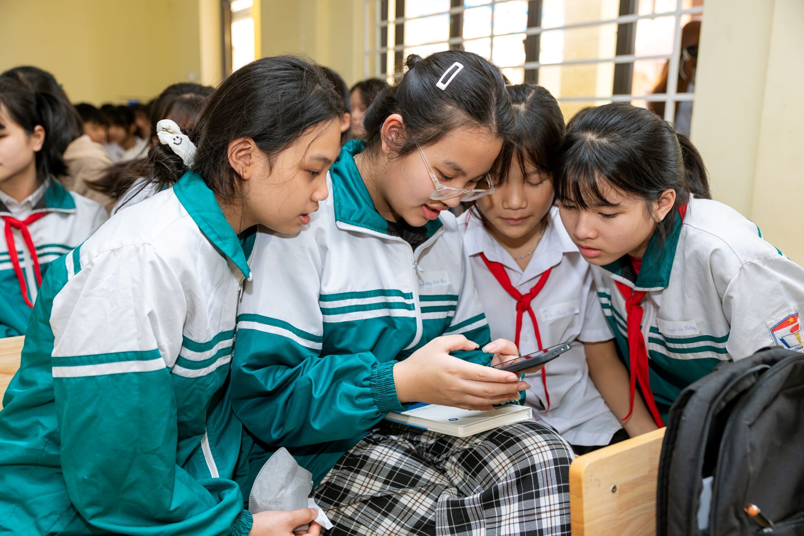 Học sinh đang thảo luận